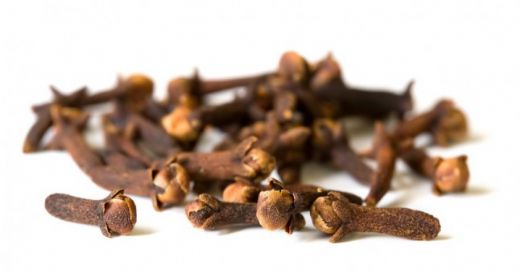 Karanfil Suyu Kullanımı ve Faydaları Nelerdir?